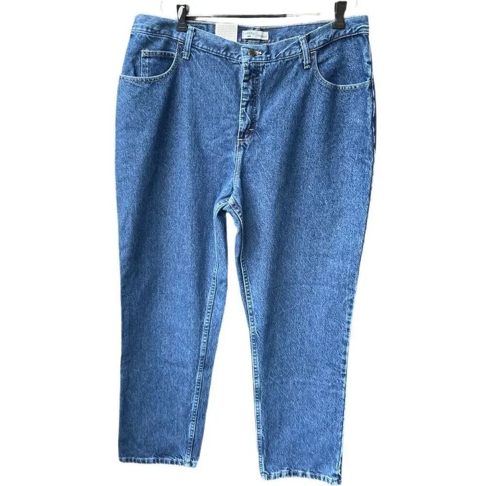 NWT Riders by Lee relaxed fit 18L 33”inseam instantly slims you. Lighter wash.